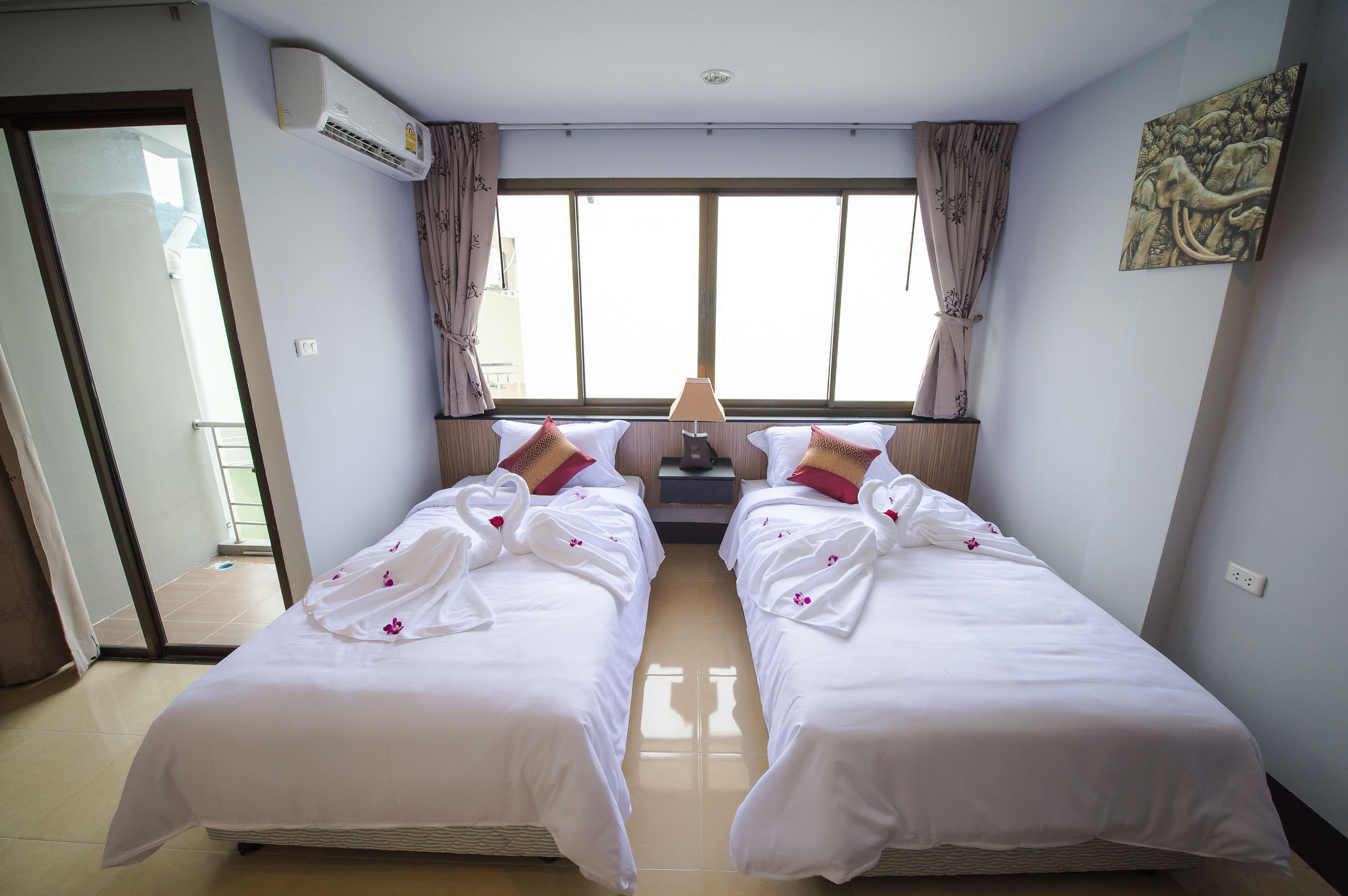 เดอะ เอสอาร์ เรสซิเด้นท์ Hotel Patong ภายนอก รูปภาพ